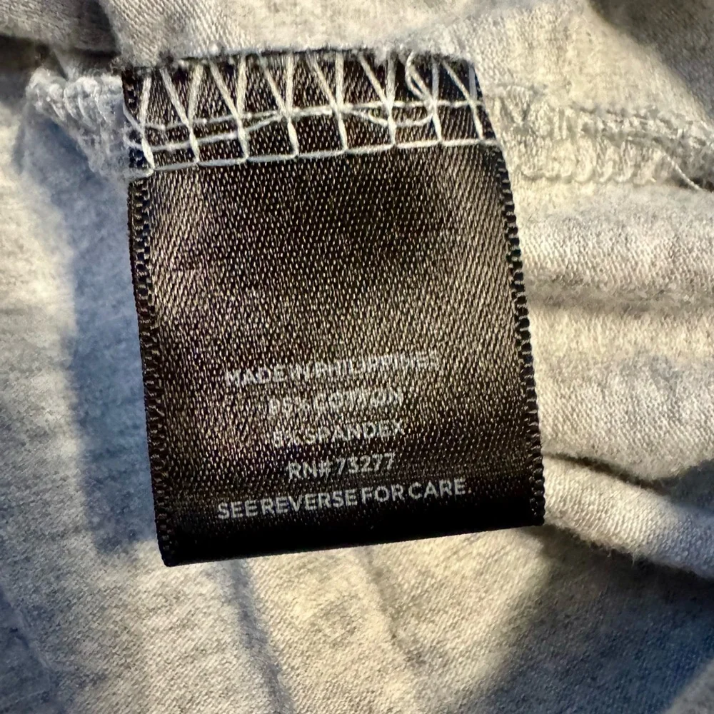 Vera Wang - Women’s Short Sleeve Tee and Shorts - Size XL - Picture 3 of 5